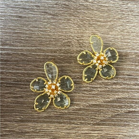 Clear flower earrings A874 - Picture 3 of 5